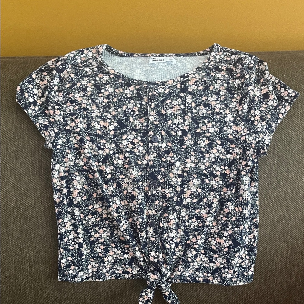 Epic Threads Navy Floral Tie-Front Crop Top
